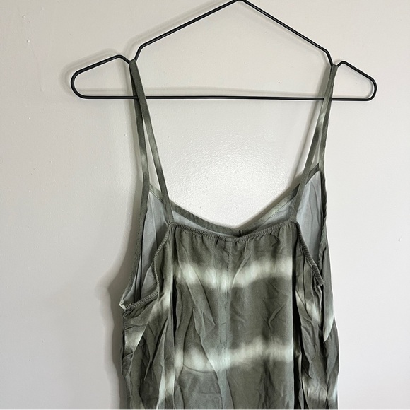 LOGO Lori Goldstein Green Tie-Dye Spaghetti Strap Sharkbite Hem Midi Dress - Picture 4 of 7